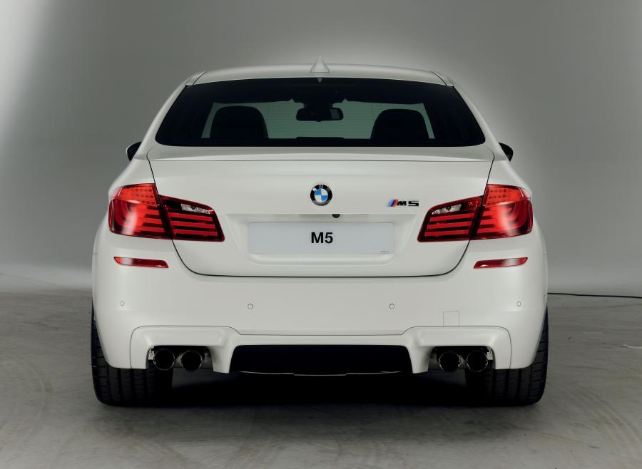  BMW M5 Performance Edition 2012 года  (UK) (фото 8 из 13)